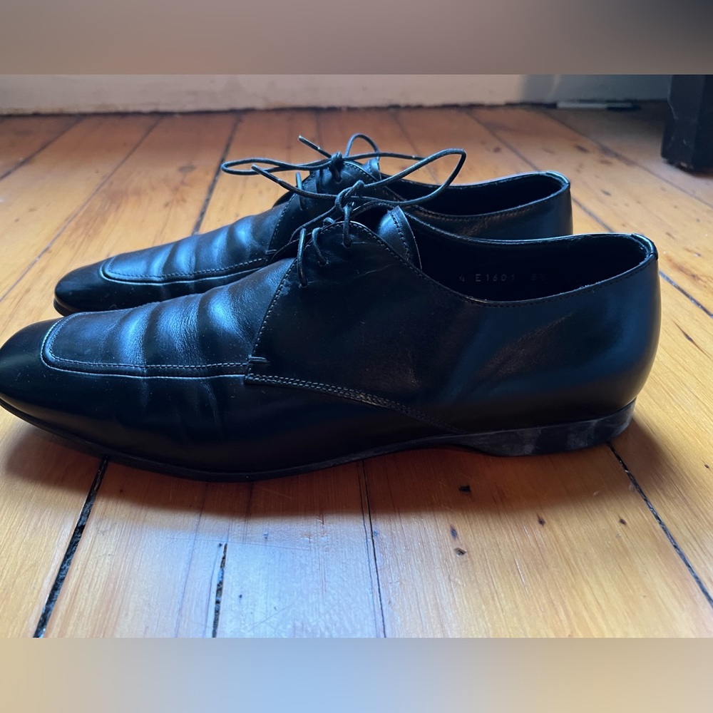 Prada laced shoe. Vintage!… gently used but in great condition. - Picture 8 of 9